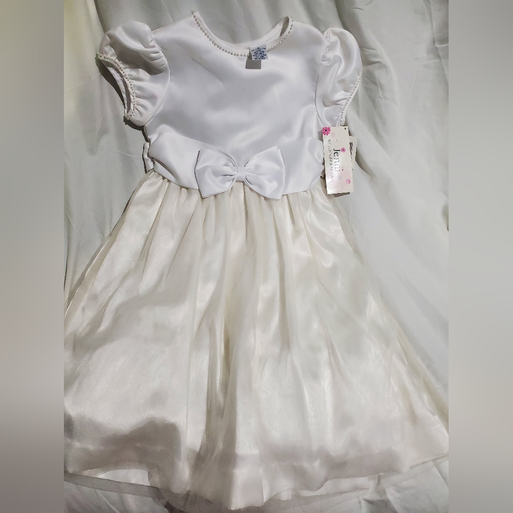 Girl's dress
